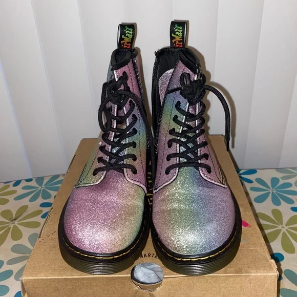 Dr. Martens Kiddos Boots - Picture 3 of 4